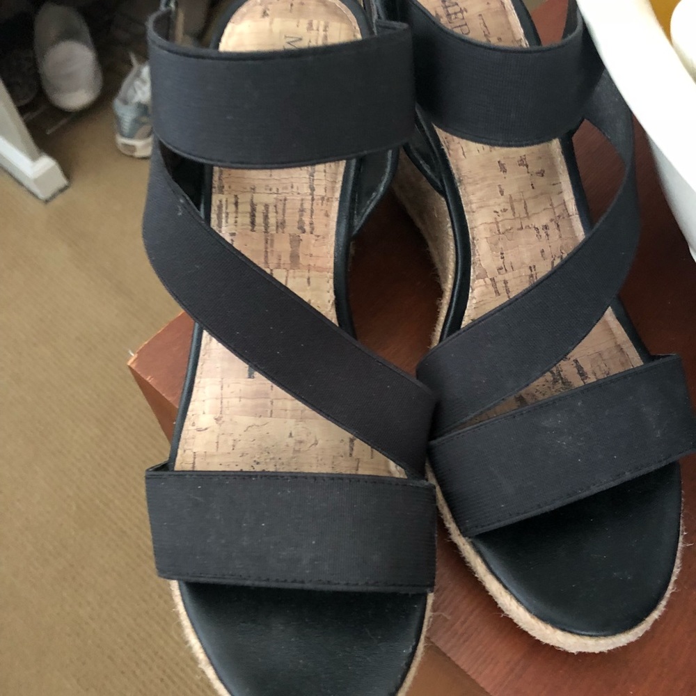Wedge shoes